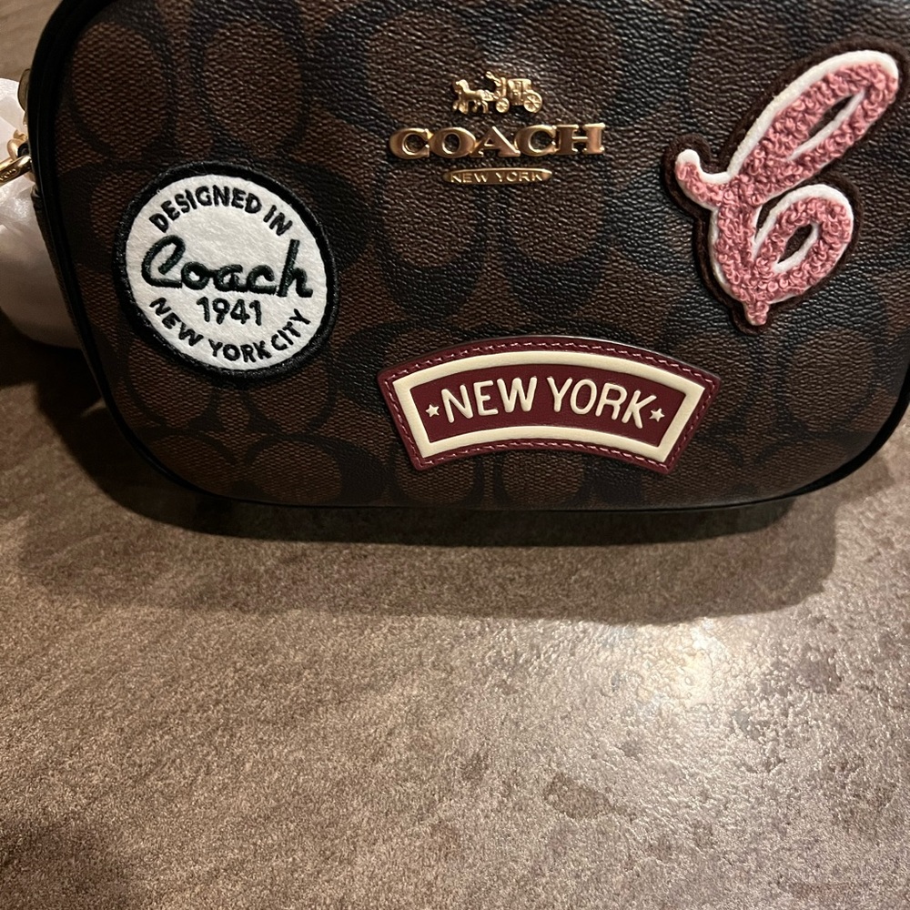 NWT Coach Mini Jamie Camera Bag In Signature
Canvas With Ski Patches - Picture 10 of 10